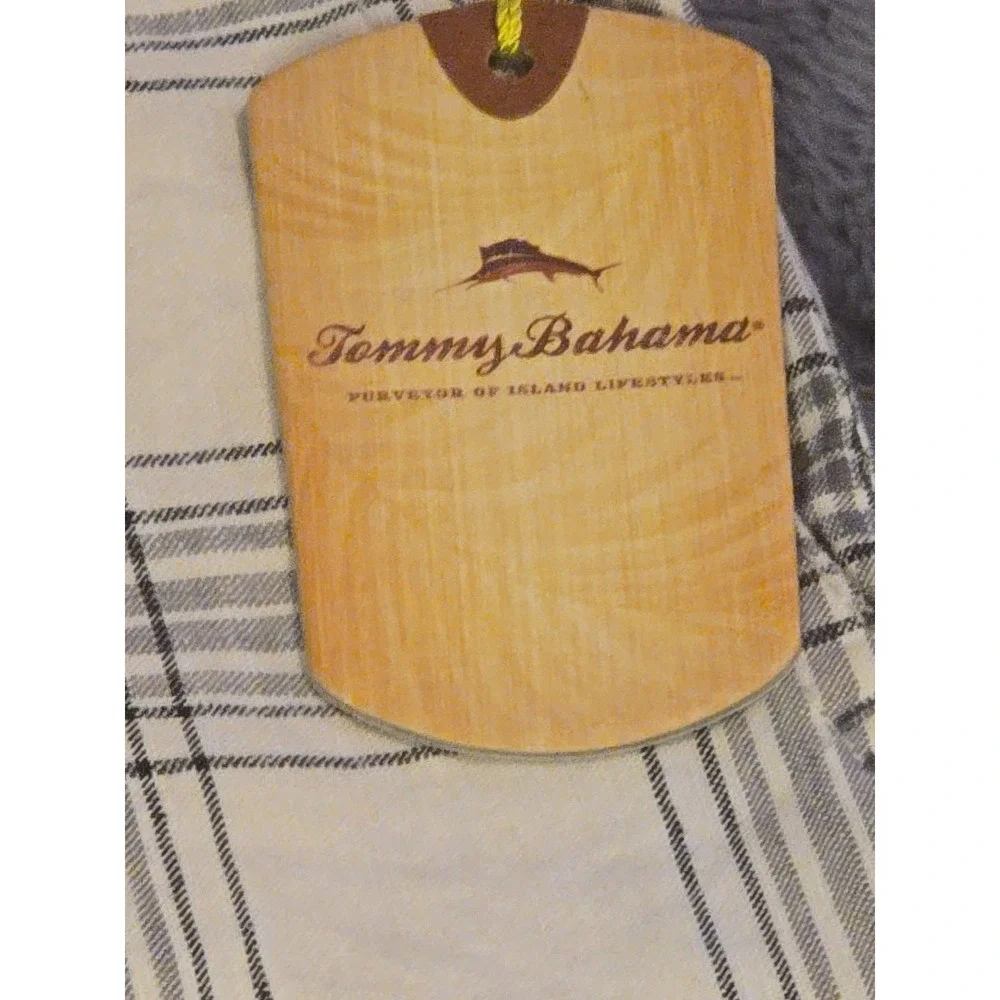 NWT Tommy Bahama Paradise Nation Mens 38 Grey Black Striped Shorts MSRP $98 Luxe